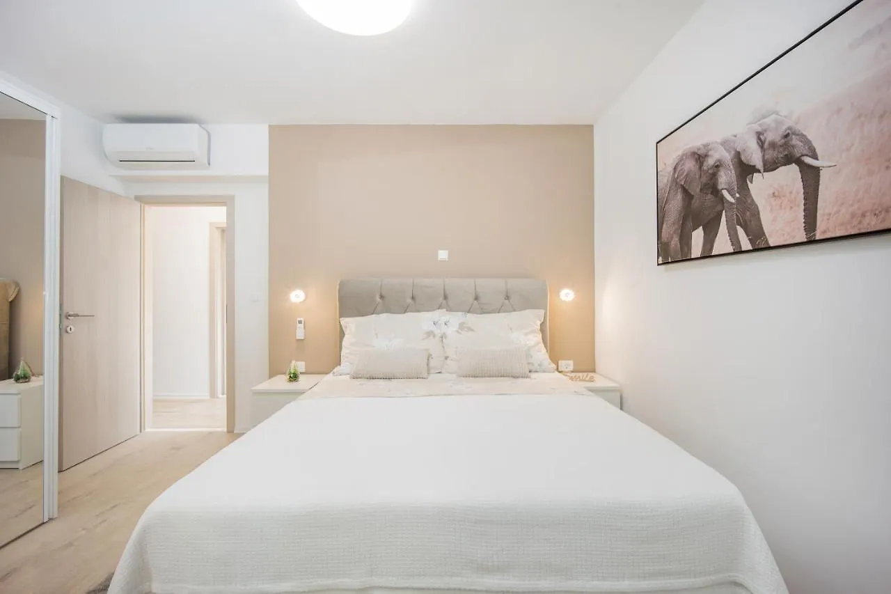 Vila Beautiful Holiday Home 